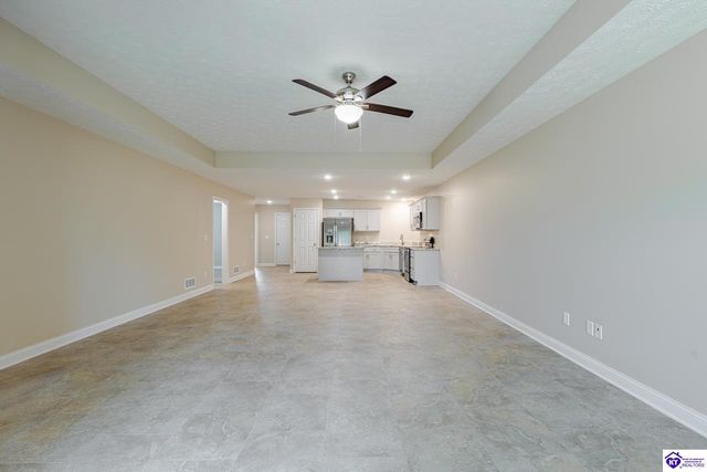305 Breckinridge Circle, Vine Grove, KY 40175