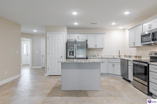 305 Breckinridge Circle, Vine Grove, KY 40175