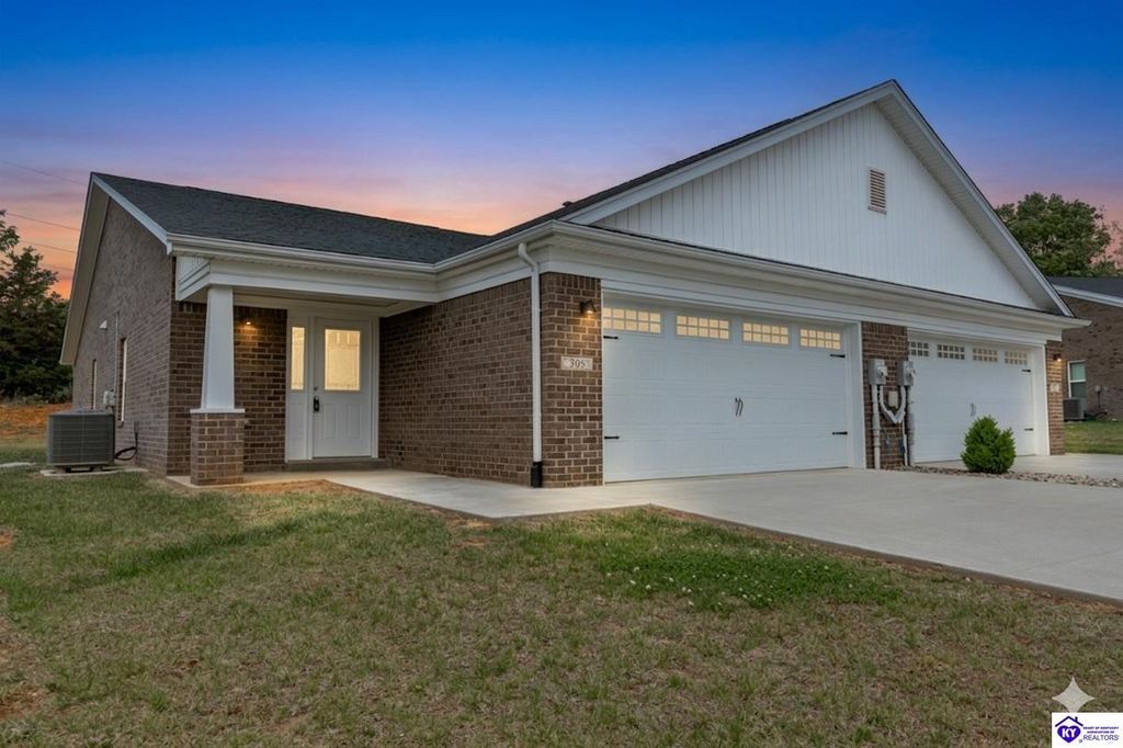 305 Breckinridge Circle, Vine Grove, KY 40175