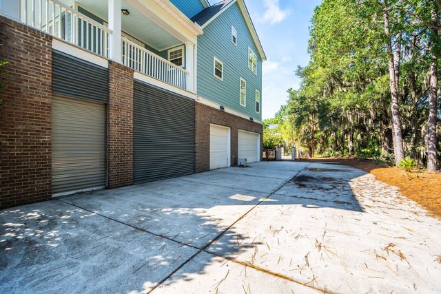 1327 Headquarters Plantation Drive, Johns Island, SC 29455