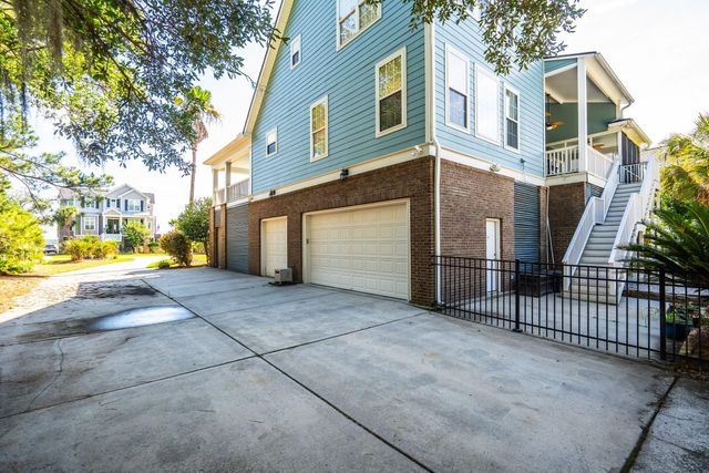 1327 Headquarters Plantation Drive, Johns Island, SC 29455