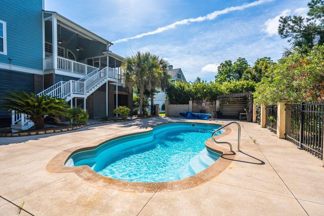 1327 Headquarters Plantation Drive, Johns Island, SC 29455