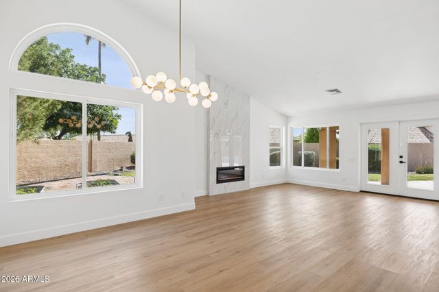 2451 E DRY CREEK Road, Phoenix, AZ 85048