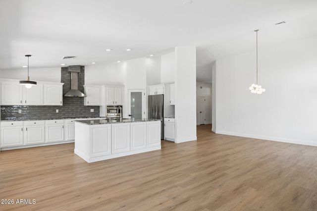 2451 E DRY CREEK Road, Phoenix, AZ 85048