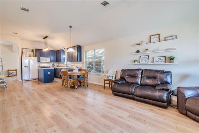 208 Ashwood N DR N, Kyle, TX 78640