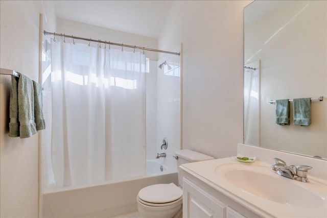 208 Ashwood N DR N, Kyle, TX 78640
