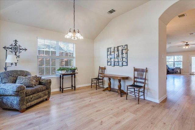 208 Ashwood N DR N, Kyle, TX 78640