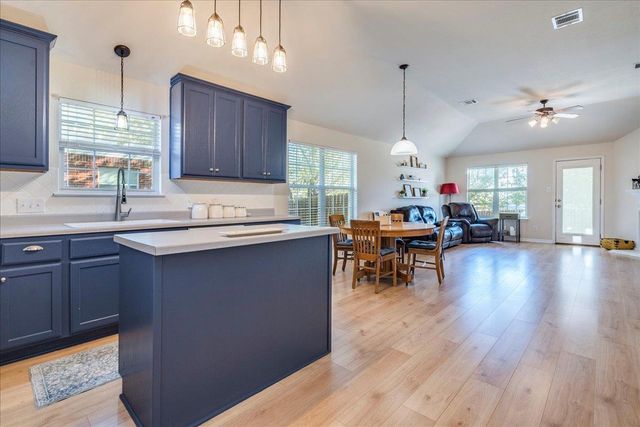 208 Ashwood N DR N, Kyle, TX 78640