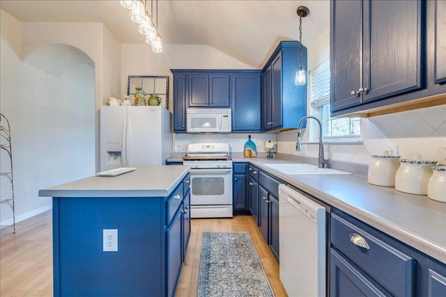 208 Ashwood N DR N, Kyle, TX 78640