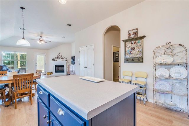 208 Ashwood N DR N, Kyle, TX 78640