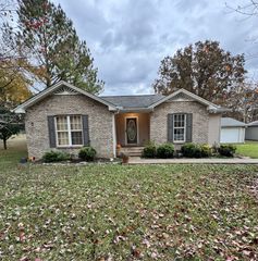 111 S Lovers Ln, Lebanon, TN 37090