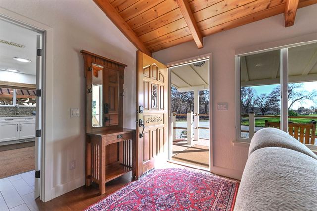 1203 Green Meadow Ct, Murphys, CA 95247