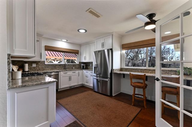 1203 Green Meadow Ct, Murphys, CA 95247