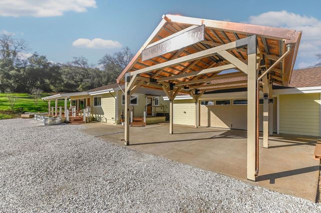 1203 Green Meadow Ct, Murphys, CA 95247