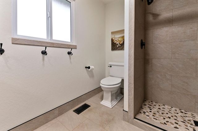 1203 Green Meadow Ct, Murphys, CA 95247