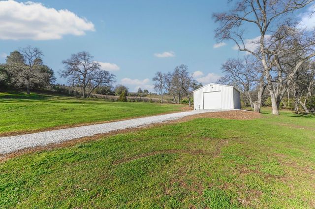 1203 Green Meadow Ct, Murphys, CA 95247