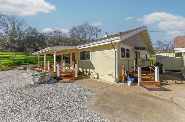 1203 Green Meadow Ct, Murphys, CA 95247