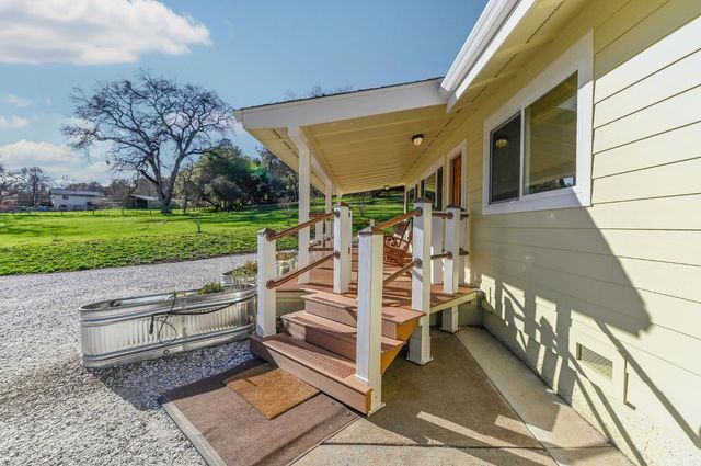 1203 Green Meadow Ct, Murphys, CA 95247