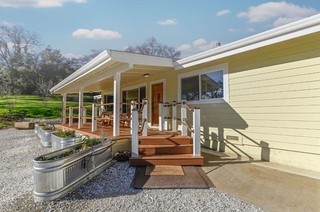 1203 Green Meadow Ct, Murphys, CA 95247