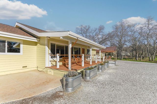 1203 Green Meadow Ct, Murphys, CA 95247