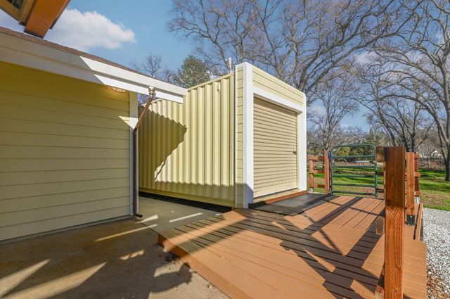 1203 Green Meadow Ct, Murphys, CA 95247