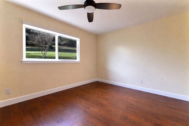 1203 Green Meadow Ct, Murphys, CA 95247