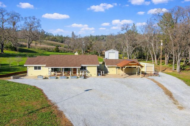 1203 Green Meadow Ct, Murphys, CA 95247