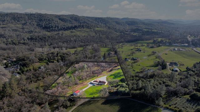 1203 Green Meadow Ct, Murphys, CA 95247