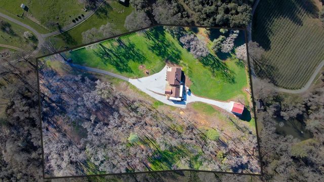 1203 Green Meadow Ct, Murphys, CA 95247