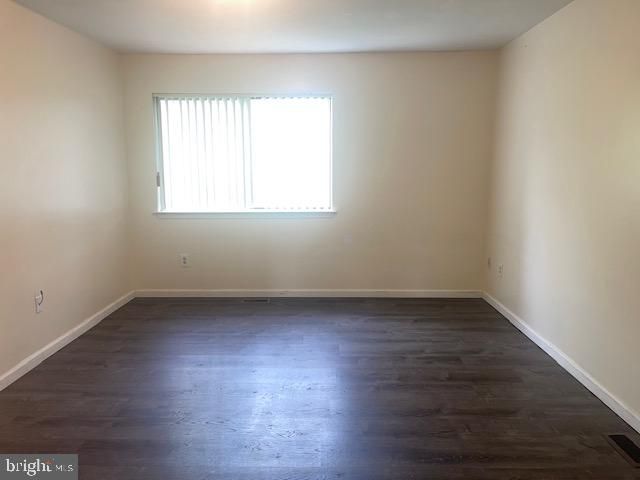 14 CHATHAM CT, East Windsor, NJ 08520