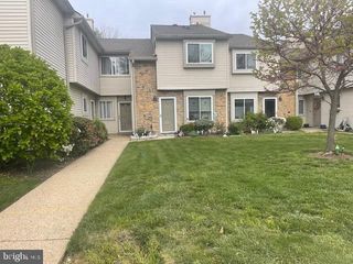 14 CHATHAM CT, East Windsor, NJ 08520