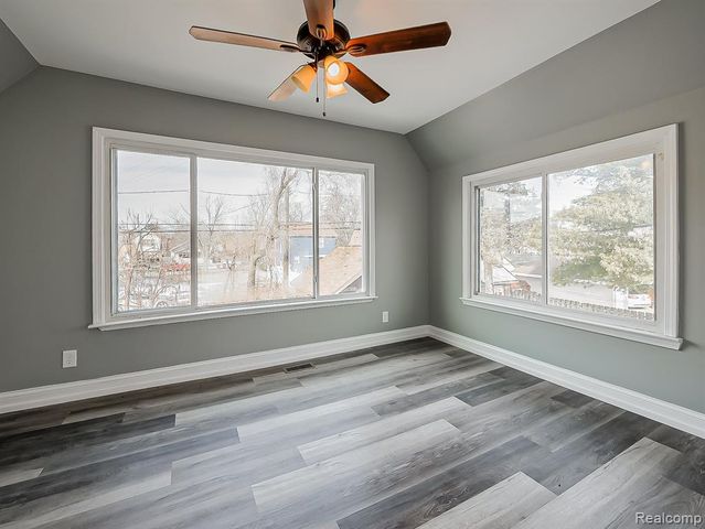 13 Mohawk Road, Pontiac, MI 48341