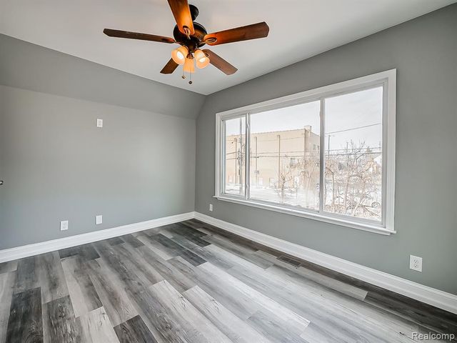 13 Mohawk Road, Pontiac, MI 48341