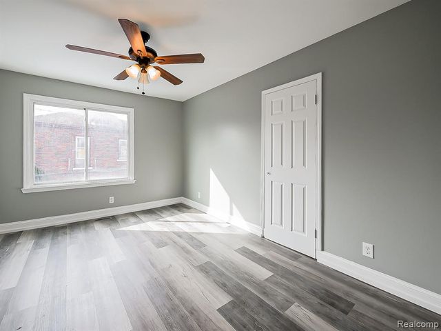 13 Mohawk Road, Pontiac, MI 48341