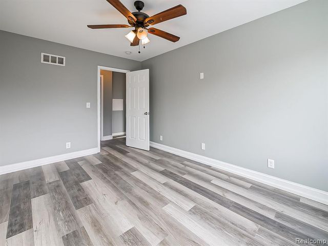 13 Mohawk Road, Pontiac, MI 48341