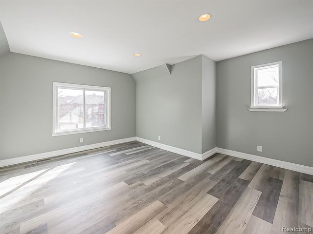 13 Mohawk Road, Pontiac, MI 48341