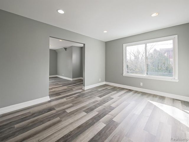 13 Mohawk Road, Pontiac, MI 48341