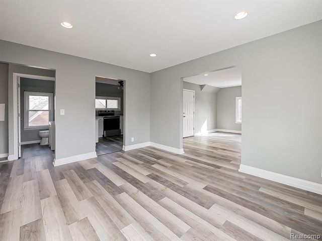 13 Mohawk Road, Pontiac, MI 48341