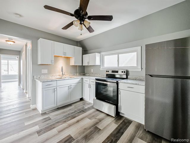 13 Mohawk Road, Pontiac, MI 48341