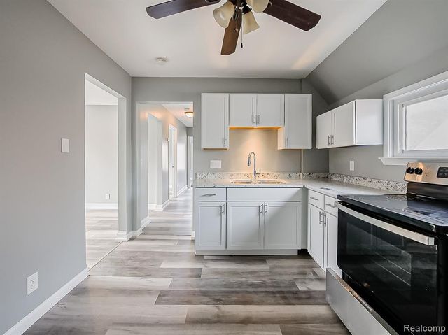 13 Mohawk Road, Pontiac, MI 48341