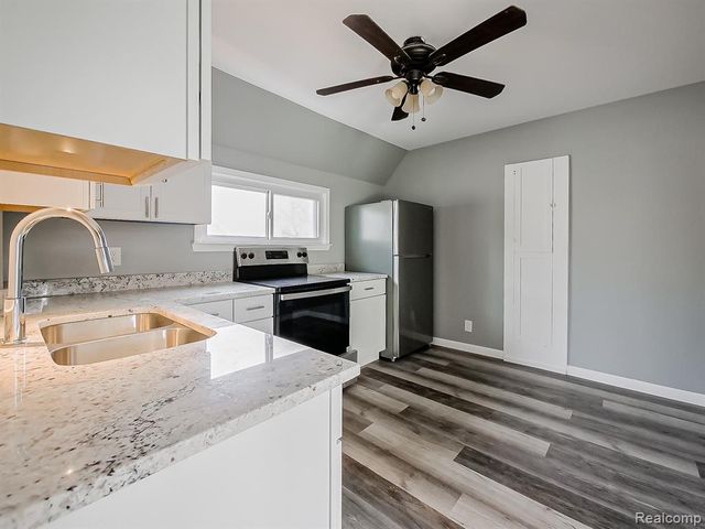 13 Mohawk Road, Pontiac, MI 48341