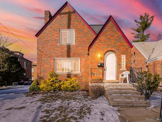 13 Mohawk Road, Pontiac, MI 48341