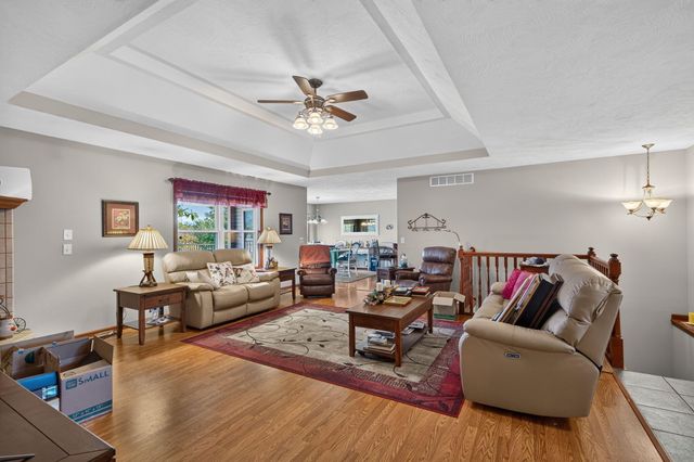 327 Alice Place, Ozark, MO 65721