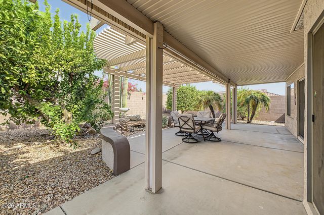15726 W ARROWHEAD Drive, Surprise, AZ 85374