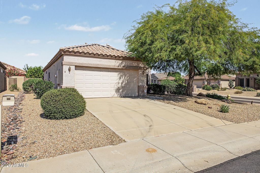 15726 W ARROWHEAD Drive, Surprise, AZ 85374 — photo 3