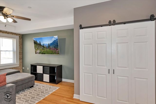 2537 Prairie Avenue 2E, Evanston, IL 60201