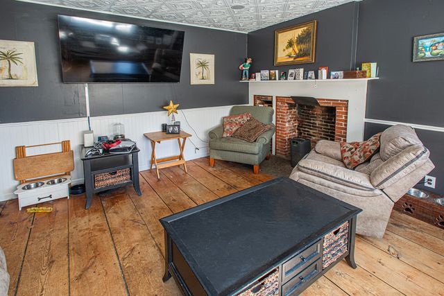 31 Goshen Road, Williamsburg, MA 01096