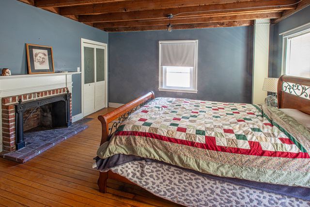 31 Goshen Road, Williamsburg, MA 01096