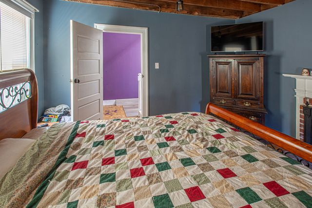 31 Goshen Road, Williamsburg, MA 01096