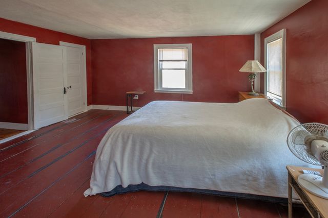 31 Goshen Road, Williamsburg, MA 01096